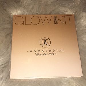 Anastasia sundipped highlighter palette
